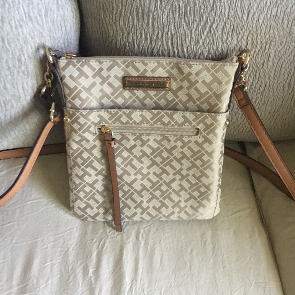NWT Tommy Hilfiger Crossbody Bag